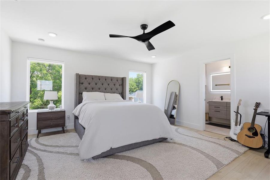Furnished interior view inside a new home in , Dallas (Image 34).