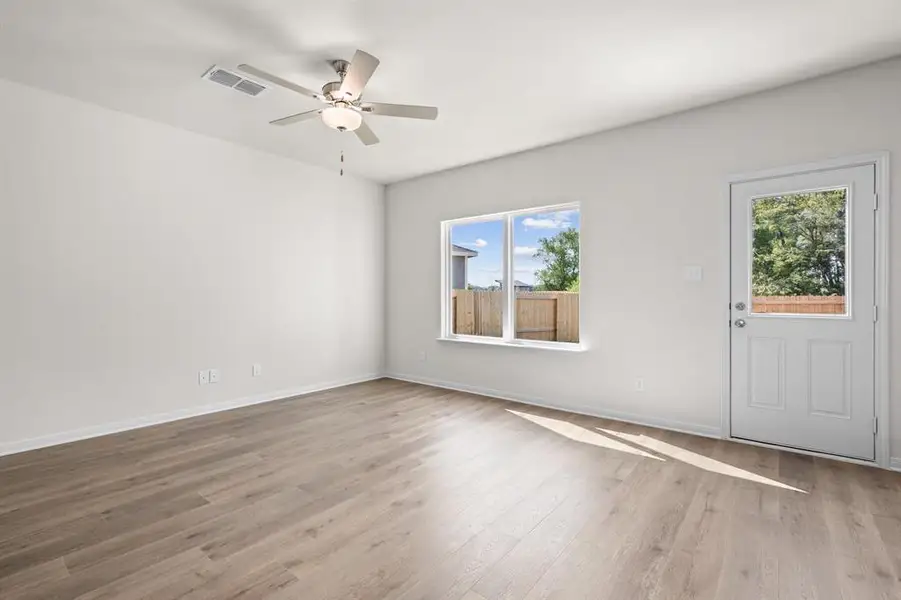 Spacious, unfurnished interior of a new home in Big Sky Estates, Ponder (Image 8).