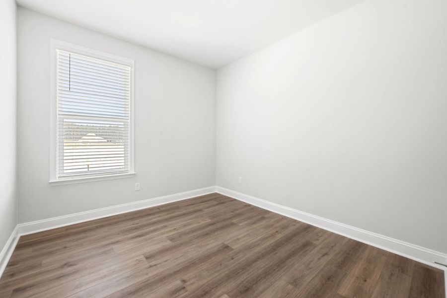 Spacious, unfurnished interior of a new home in Del Webb Savannah at Heartwood, Richmond Hill (Image 21).