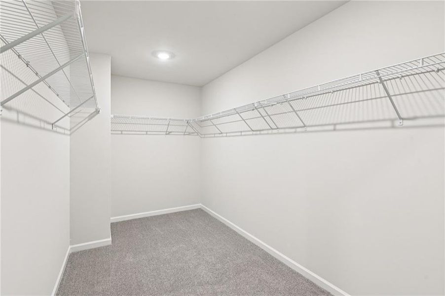 Spacious, unfurnished interior of a new home in Ivey Township, Dallas (Image 37).