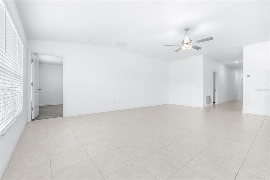 Spacious, unfurnished interior of a new home in Wind Meadows South, Bartow (Image 37). Spacious, unfurnished interior of a new home in Wind Meadows South, Bartow (Image 37).