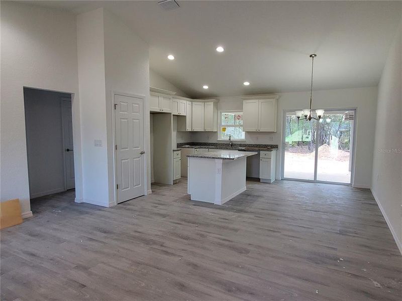 Spacious, unfurnished interior of a new home in , Ocala (Image 13).