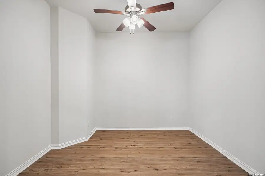 Spacious, unfurnished interior of a new home in Veramendi, New Braunfels (Image 15).