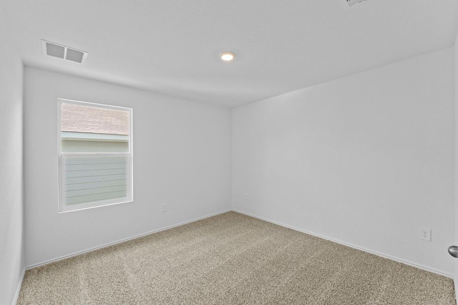 Spacious, unfurnished interior of a new home in Durango, Mustang Ridge (Image 17).