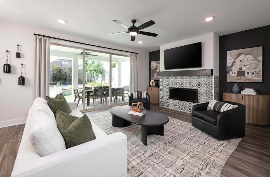 Representative furnished interior of a home built from the Laurel by Tri Pointe Homes in The Retreat at Harvest, Argyle (Image 11).