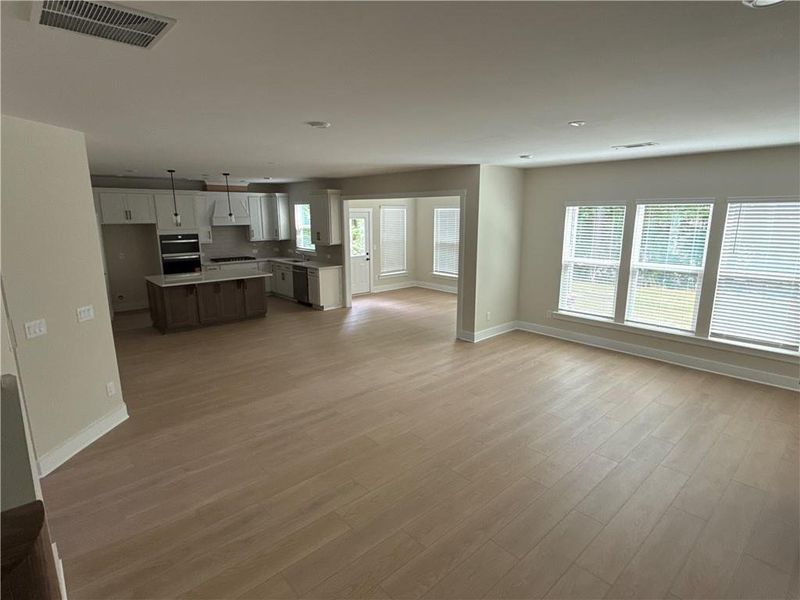Spacious, unfurnished interior of a new home in Rose Creek, Cumming (Image 14).
