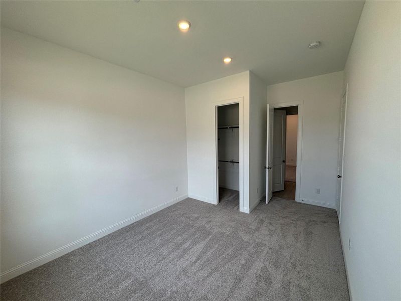 **Photos are an illustration of the plan. The actual homesite is not depicted.** **Photos are an illustration of the plan. The actual homesite is not depicted.**