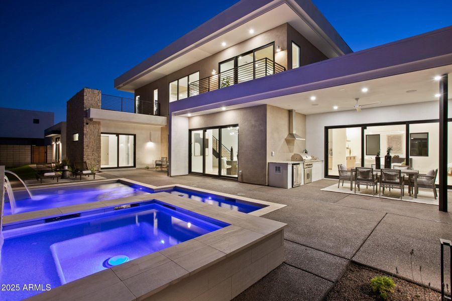 Rear exterior Rear exterior