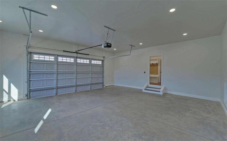 Spacious, unfurnished interior of a new home in , Clarkesville (Image 22).