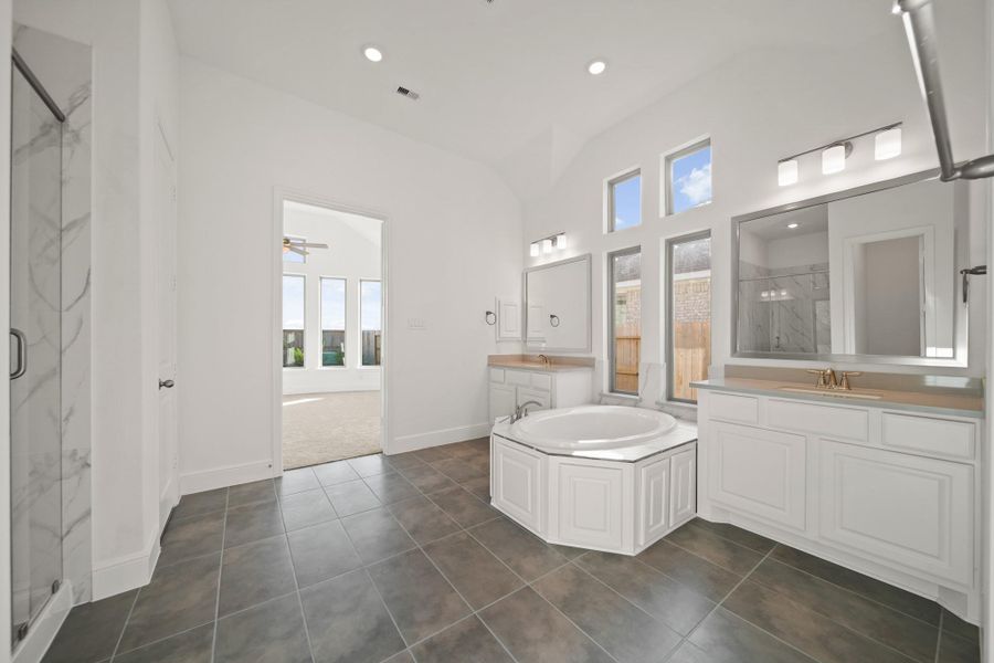 Furnished interior view inside a new home in Valencia 70', Manvel (Image 7). Furnished interior view inside a new home in Valencia 70', Manvel (Image 7).