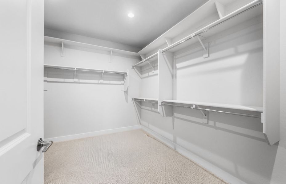 Spacious, unfurnished interior of a new home in Sun City Anthem at Merrill Ranch, Florence (Image 12).
