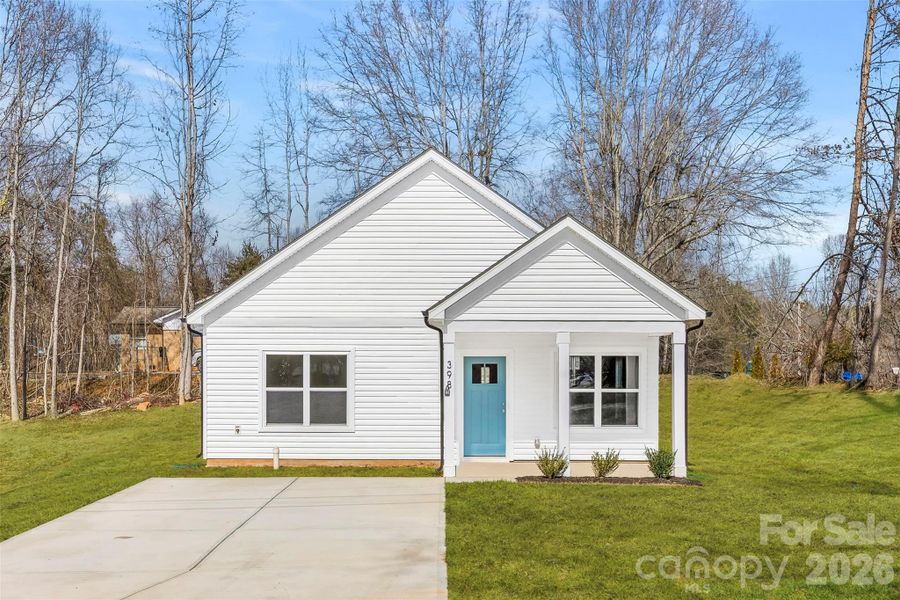 Front exterior of a new home in , Kings Mountain, NC, highlighting curb appeal (Image 18).