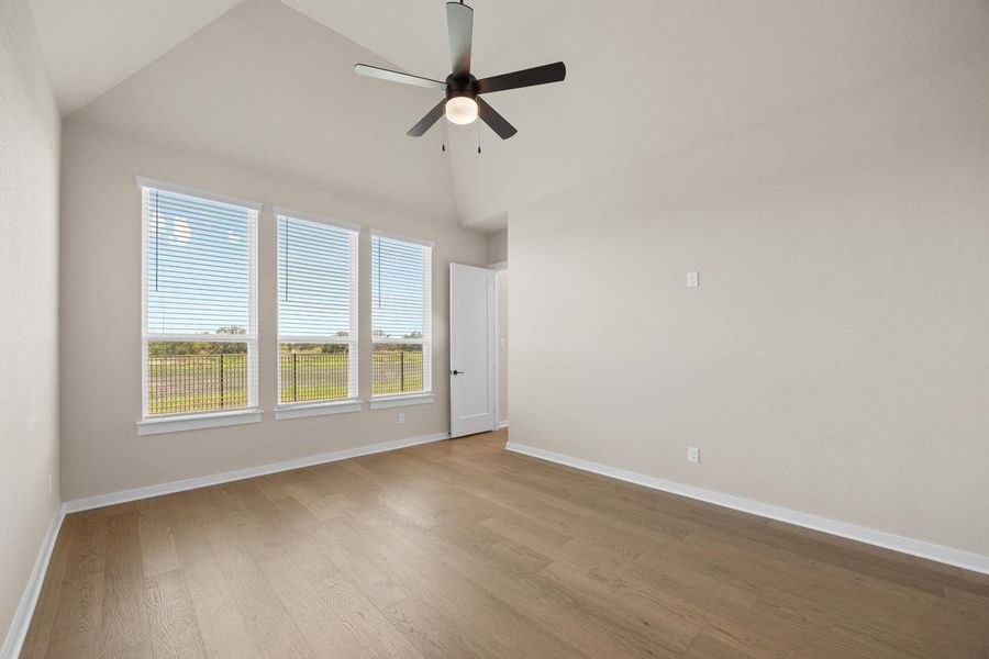 Spacious, unfurnished interior of a new home in Santa Rita Ranch, Liberty Hill (Image 19).