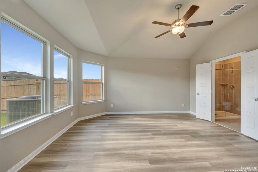 Spacious, unfurnished interior of a new home in Park Place, New Braunfels (Image 47).