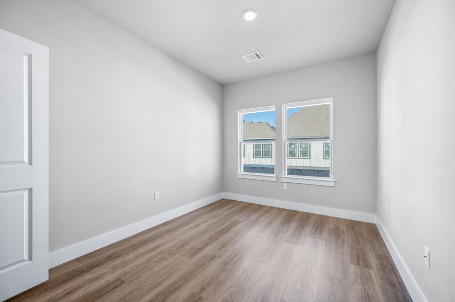 Spacious, unfurnished interior of a new home in Metro Village, Houston (Image 34). Spacious, unfurnished interior of a new home in Metro Village, Houston (Image 34).