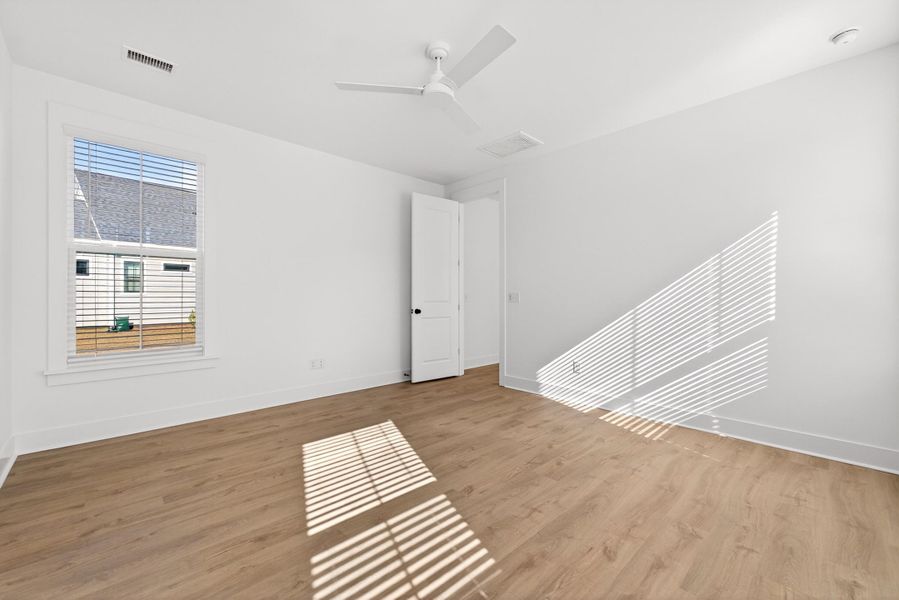 Spacious, unfurnished interior of a new home in , Summerville (Image 32).