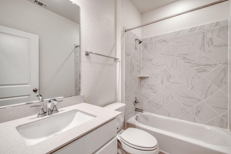 Additinonal Full Bath on Main Floor Additinonal Full Bath on Main Floor