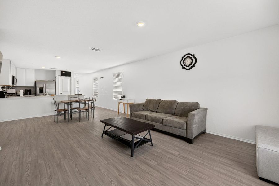 Furnished interior view inside a new home in Elm Creek, Elgin (Image 27).