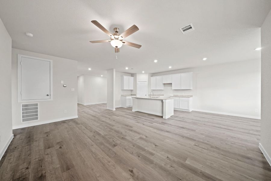 Spacious, unfurnished interior of a new home in Granger Pines, Conroe (Image 19). Spacious, unfurnished interior of a new home in Granger Pines, Conroe (Image 19).