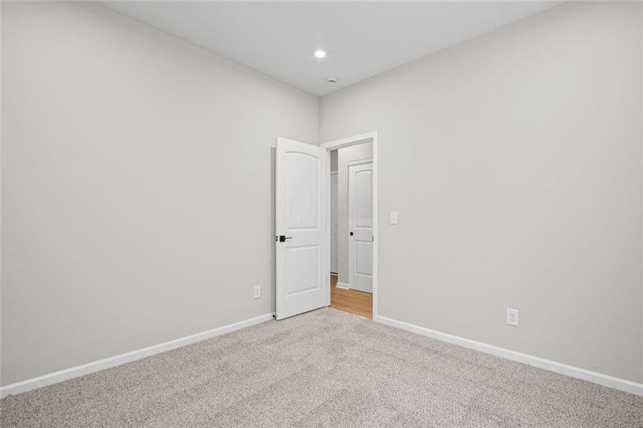 Spacious, unfurnished interior of a new home in Laurel Farms, Dallas (Image 27). Spacious, unfurnished interior of a new home in Laurel Farms, Dallas (Image 27).