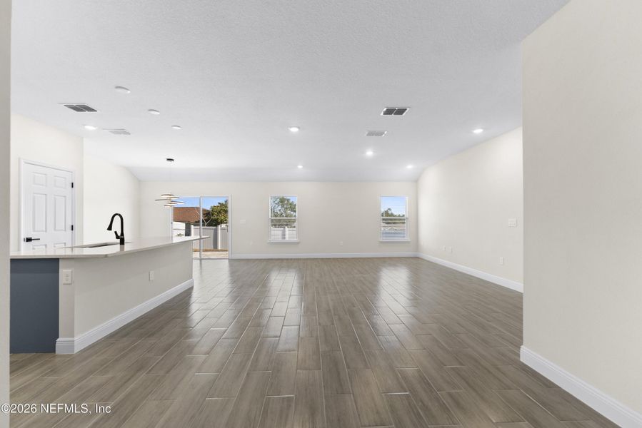 Spacious, unfurnished interior of a new home in , Ocala (Image 34).