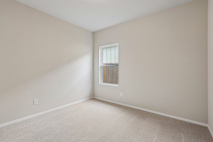 Spacious, unfurnished interior of a new home in Cloverleaf, Austin (Image 16).