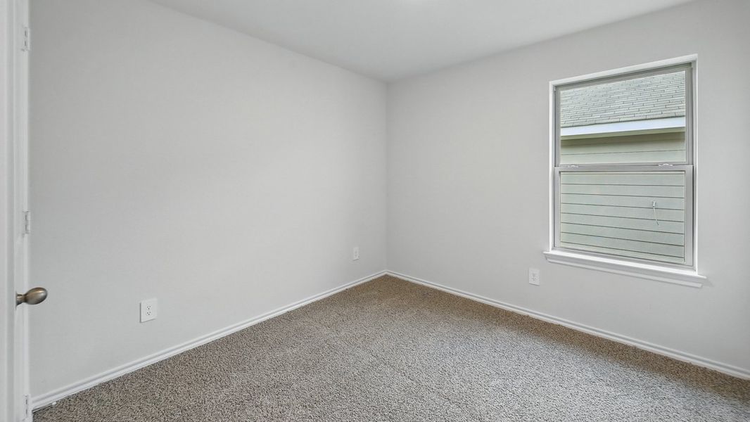 Spacious, unfurnished interior of a new home in Bluff Springs, Ferris (Image 18).