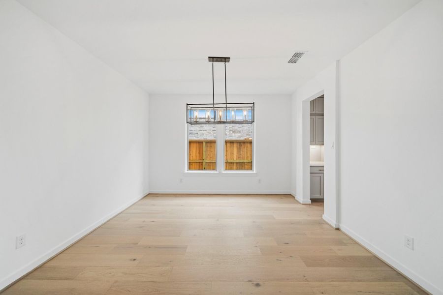 Spacious, unfurnished interior of a new home in Sienna 45', 50', Missouri City (Image 12).