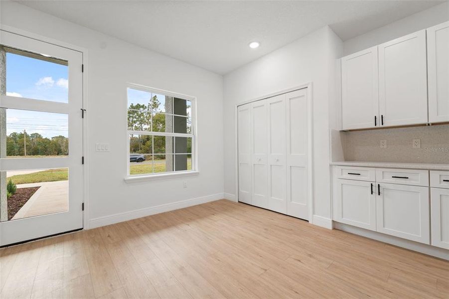 Spacious, unfurnished interior of a new home in , Ocala (Image 13).