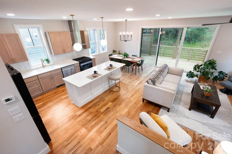 Open, Flowing Floor Plan