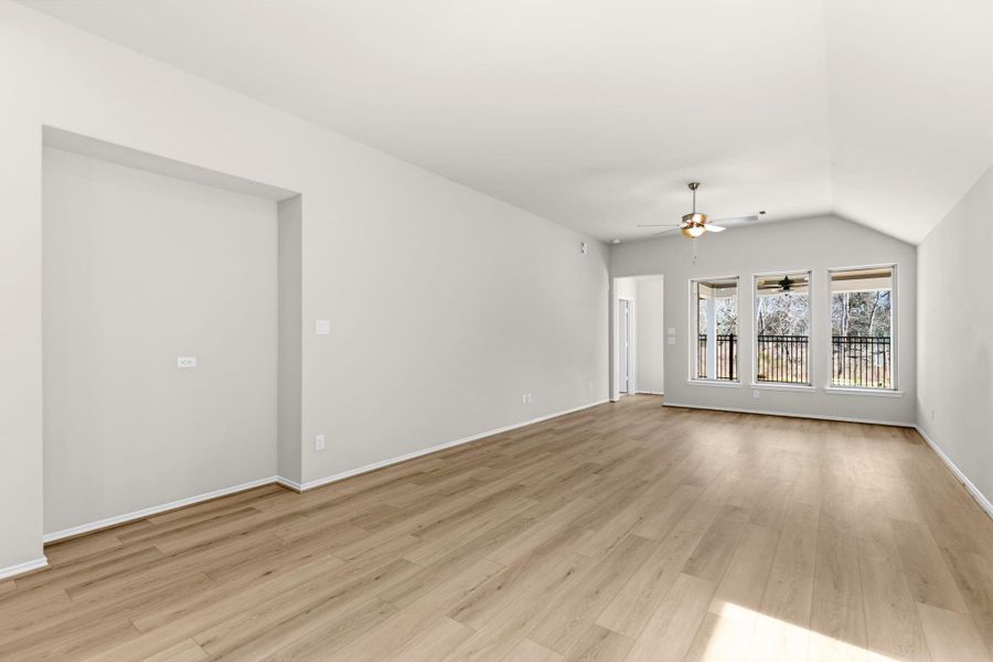 Spacious, unfurnished interior of a new home in Grand Central Park, Conroe (Image 18).