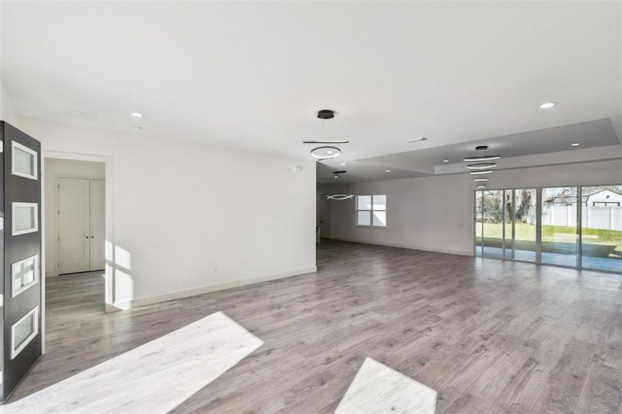 Spacious, unfurnished interior of a new home in , Leesburg (Image 31).