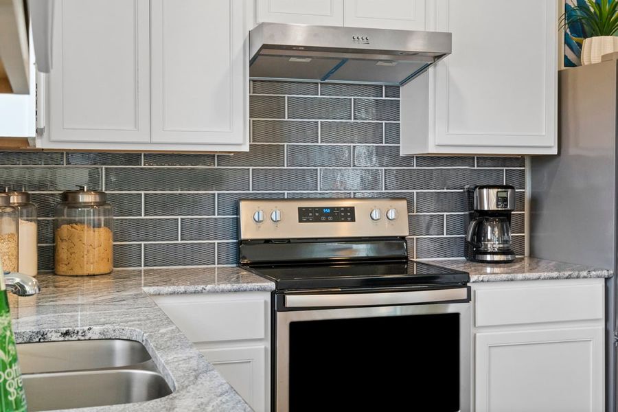 Tile kitchen backsplash