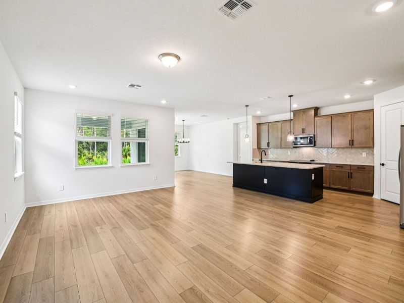 Spacious, unfurnished interior of a new home in Ridgehaven - Signature Series, Ormond Beach (Image 9).