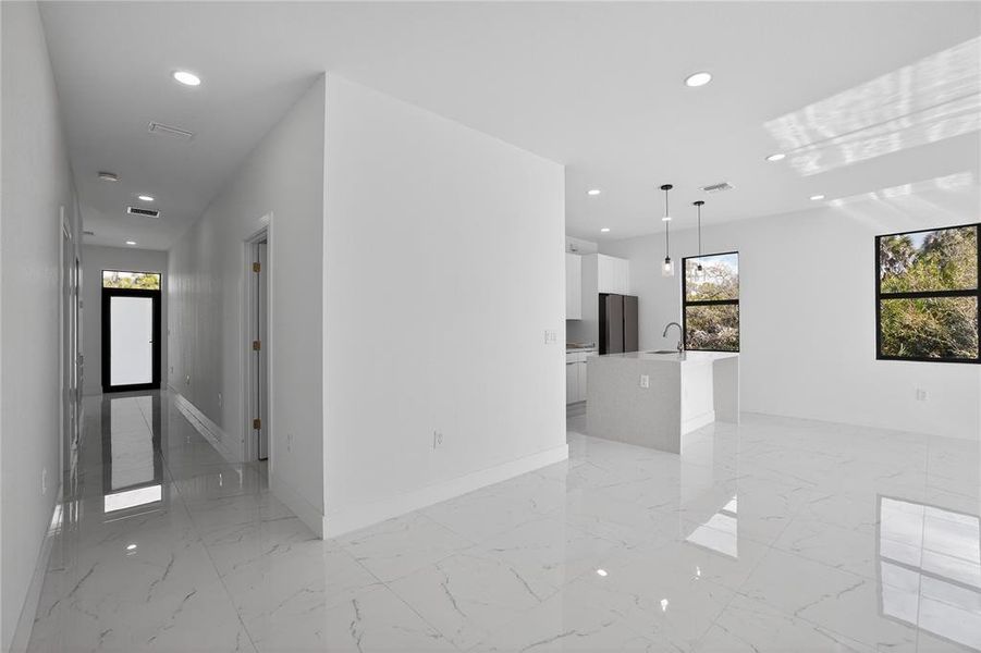 Spacious, unfurnished interior of a new home in , Rotonda West (Image 22).