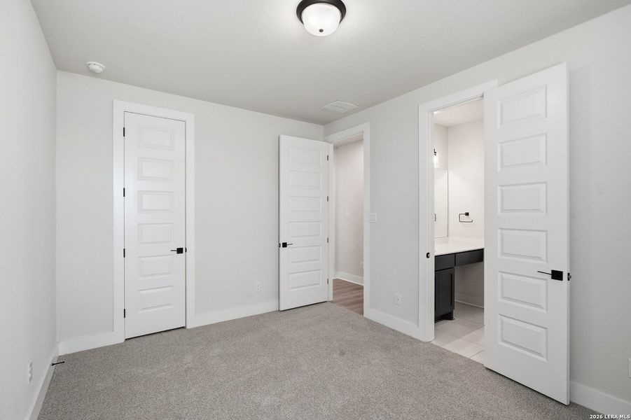 Spacious, unfurnished interior of a new home in Sienna Lakes, San Antonio (Image 37).