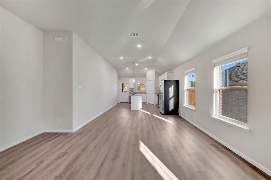 Spacious, unfurnished interior of a new home in ValleyBrooke, Mesquite (Image 25). Spacious, unfurnished interior of a new home in ValleyBrooke, Mesquite (Image 25).