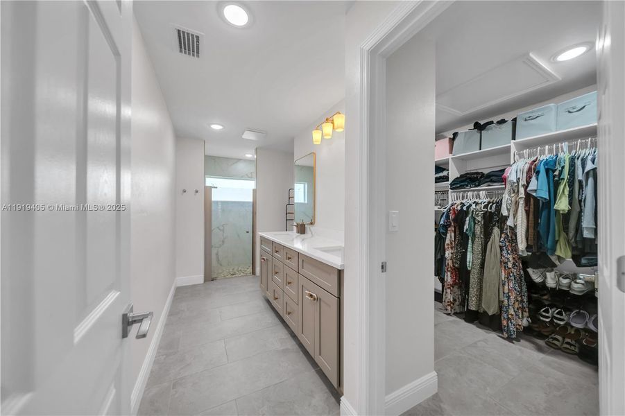 Furnished interior view inside a new home in , Lehigh Acres (Image 17). Furnished interior view inside a new home in , Lehigh Acres (Image 17).