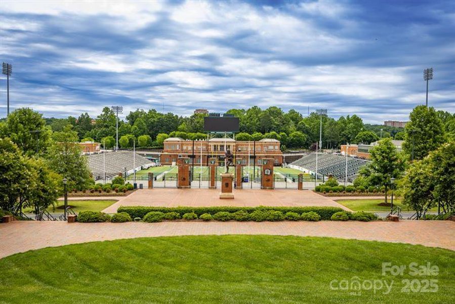 Area Photo - 3 miles form the UNCC Campus and 8 miles from Uptown.  Easy access to I-85 & I-485 to get to wherever you need to go!