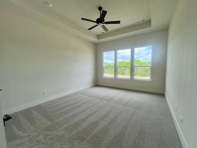 Spacious, unfurnished interior of a new home in Eagle Ridge Estates, Weatherford (Image 12).