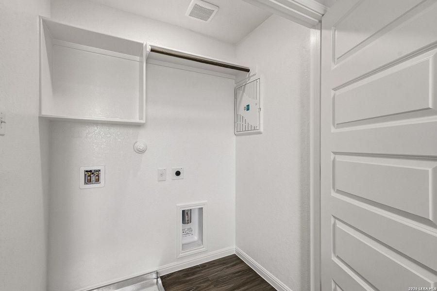 Spacious, unfurnished interior of a new home in Applewhite Meadows, San Antonio (Image 24). Spacious, unfurnished interior of a new home in Applewhite Meadows, San Antonio (Image 24).