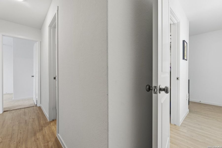 Spacious, unfurnished interior of a new home in Brookmill, San Antonio (Image 20).