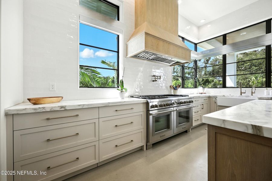 Furnished interior view inside a new home in , Ponte Vedra Beach (Image 46).