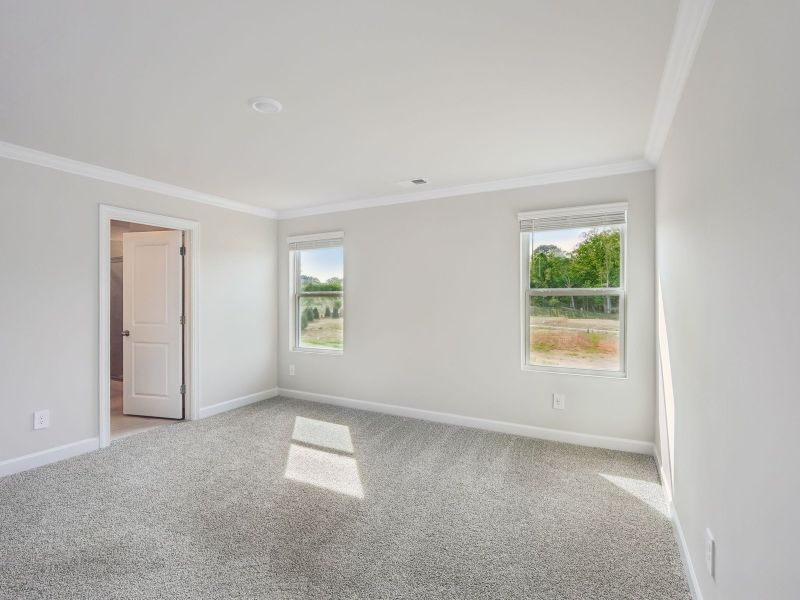 Spacious, unfurnished interior of a new home in Walnut Reserve, Conover (Image 18).
