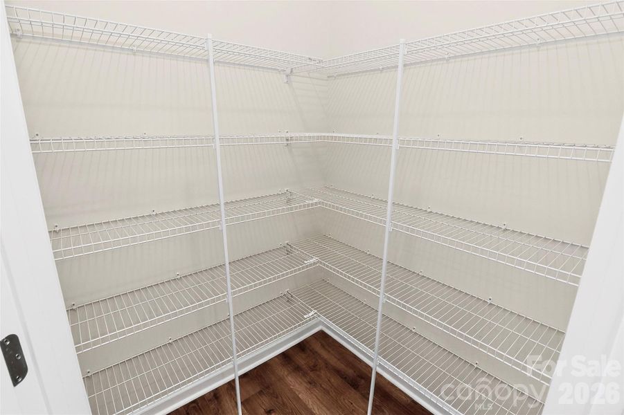 Spacious, unfurnished interior of a new home in Fergus Crossing, York (Image 14).