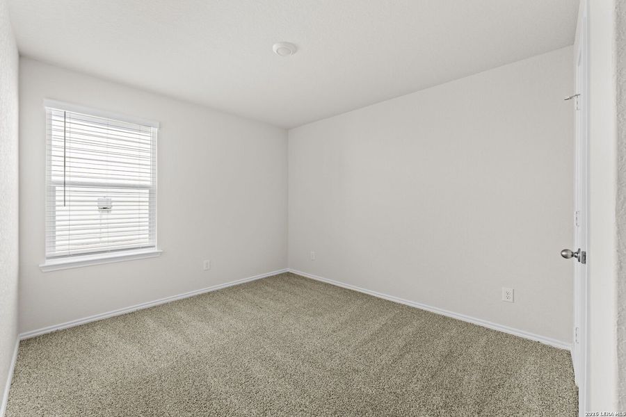 Spacious, unfurnished interior of a new home in Stonehill, San Antonio (Image 19).