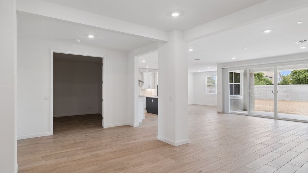 Spacious, unfurnished interior of a new home in Zanjero Pass, Waddell (Image 20). Spacious, unfurnished interior of a new home in Zanjero Pass, Waddell (Image 20).