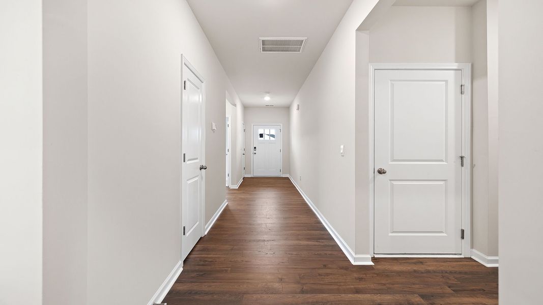 Spacious, unfurnished interior of a new home in Woodglen, Piedmont (Image 18).