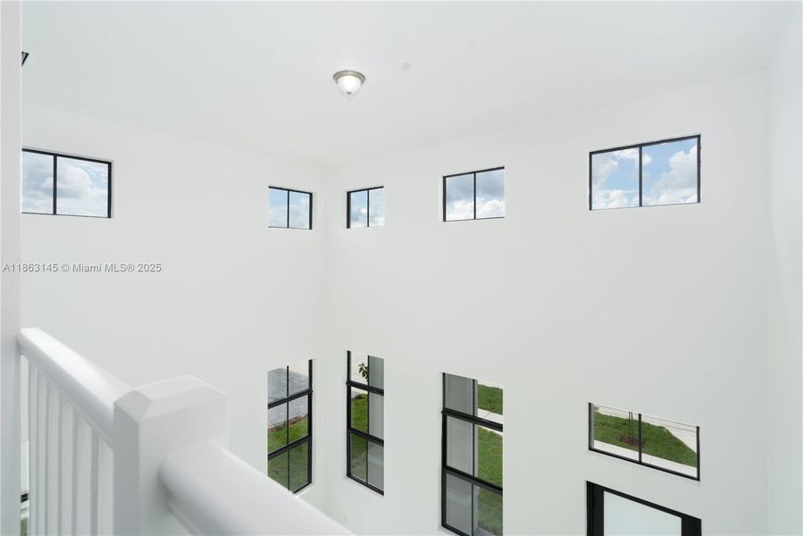 Spacious, unfurnished interior of a new home in , Miami (Image 11).