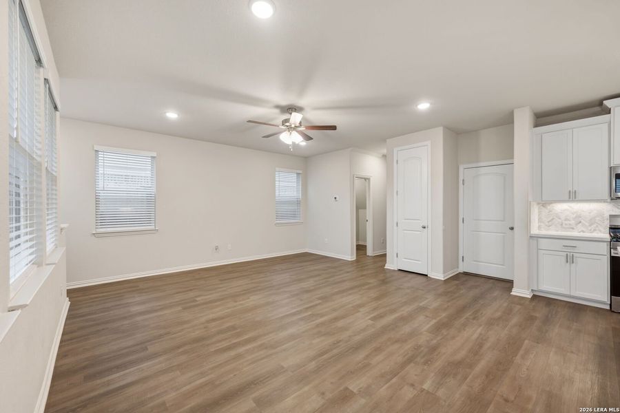 Spacious, unfurnished interior of a new home in Veramendi, New Braunfels (Image 26).